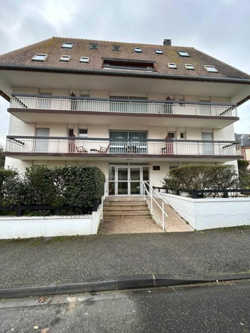 Les Cormorans - Studio Refait A Neuf A 2 Pas De La Mer Apartment Cabourg Bagian luar foto